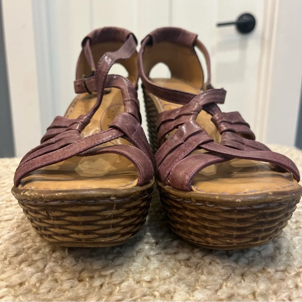 Born Wedge Sandals Women's‎ Size 9 Open Toe Leather Shoes Straps Style W62234
